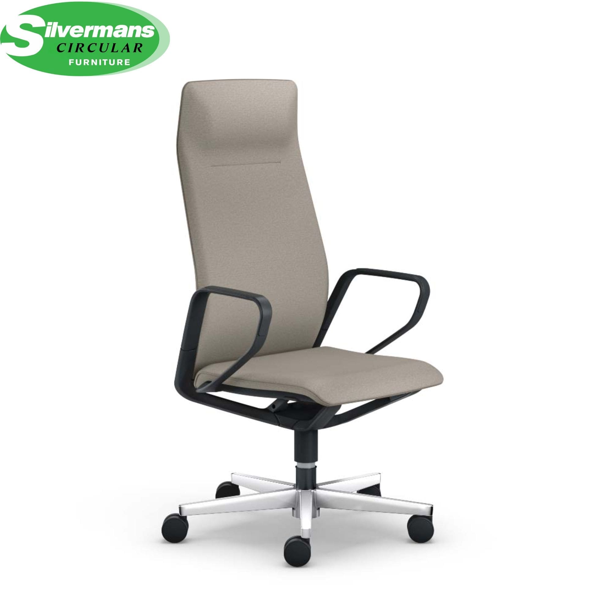 Conference and executive swivel chair featuring the Line design, combining sophistication and ergonomic comfort