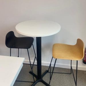 Poseur Table White 600 dia